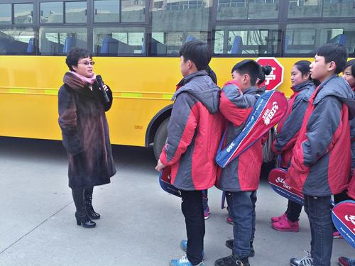 “袋鼠行動(dòng)”全力護(hù)航校車(chē)安全——山西童華陽(yáng)光校車(chē)公司舉辦“校車(chē)安全大講堂” “袋鼠行動(dòng)”全力護(hù)航校車(chē)安全——山西童華陽(yáng)光校車(chē)公司舉辦“校車(chē)安全大講堂”