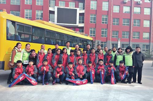 “袋鼠行動(dòng)”全力護(hù)航校車(chē)安全——山西童華陽(yáng)光校車(chē)公司舉辦“校車(chē)安全大講堂” “袋鼠行動(dòng)”全力護(hù)航校車(chē)安全——山西童華陽(yáng)光校車(chē)公司舉辦“校車(chē)安全大講堂”