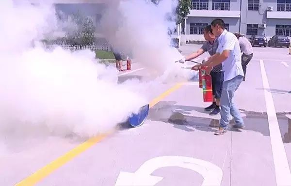 校車突發(fā)事故？浙江諸暨浣東街道中心學(xué)校來演練