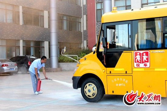 日照山海天幼兒園校車安全消防演練