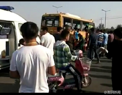 商丘一幼兒園校車(chē)發(fā)生車(chē)禍致6死28傷