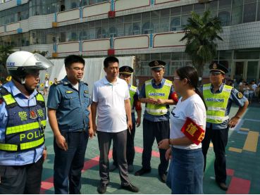 對(duì)“黑校車”說不！ 河南衛(wèi)輝市開展黑校車專項(xiàng)整治活動(dòng)