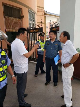 對(duì)“黑校車”說不！ 河南衛(wèi)輝市開展黑校車專項(xiàng)整治活動(dòng)