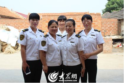 五年如一日 萊西交運(yùn)校車“五朵金花”心念孤殘女孩