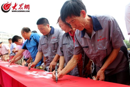 保障校車安全！莒縣舉行校車安全知識培訓(xùn)演練