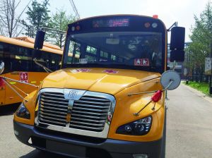 “長鼻王”校車來啦 化身“變形金剛”助力學(xué)生安全行 “長鼻王”校車來啦 化身“變形金剛”助力學(xué)生安全行