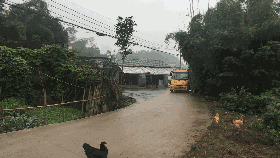 在農(nóng)村，校車已不僅僅是校車