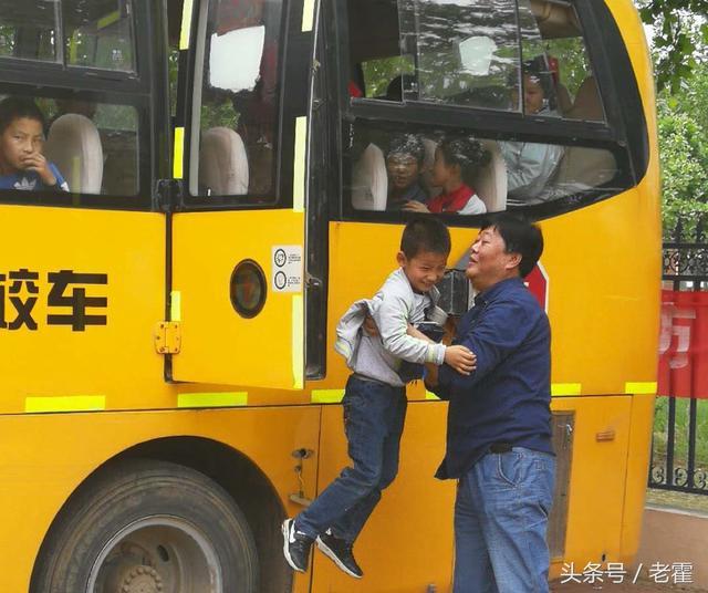 山東省濱州市：陽信縣翟王鎮(zhèn)中小學(xué)教會學(xué)生1分鐘安全逃離校車