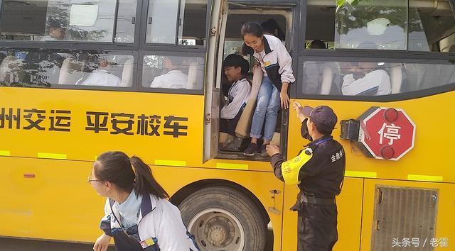 山東省濱州市：陽信縣翟王鎮(zhèn)中小學(xué)教會學(xué)生1分鐘安全逃離校車
