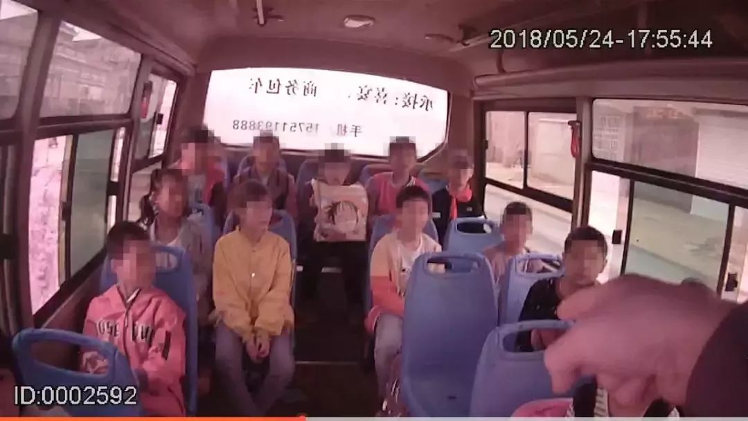 膽大包天！東海一司機(jī)醉酒駕駛“黑校車”接送17名學(xué)生被查