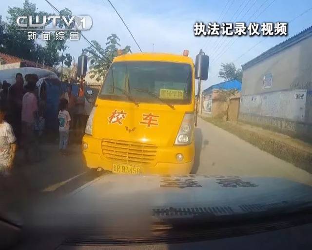 可惡！菏澤一校車司機竟然醉駕載學生上路！重罰入獄，終身禁駕營運車輛！