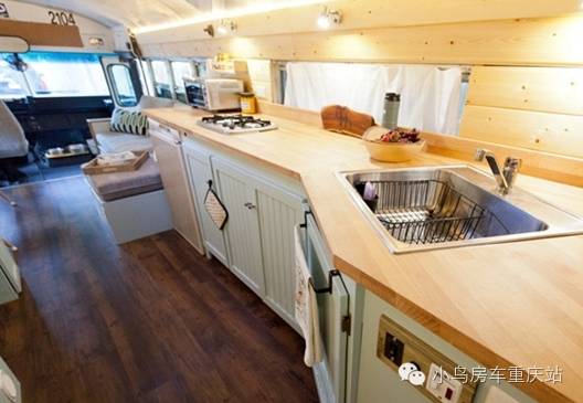 房車改裝 | 校車改裝成房車，就是這么拉風(fēng)！