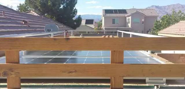 震驚：父子把買來的校車改裝成房車后，看到的人都后悔買房了！