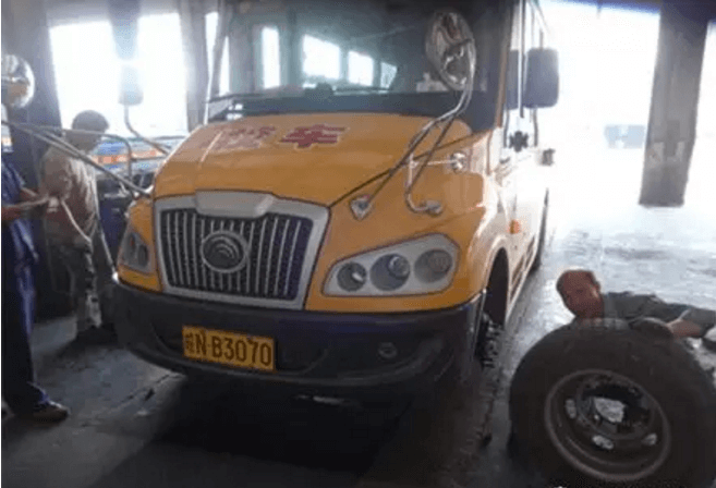 汽運修理廠為暑期校車“保駕護航” 汽運修理廠為暑期校車“保駕護航”