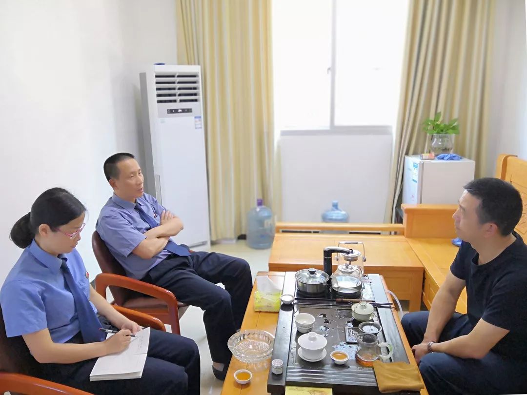 全市首例非法校車超載危險駕駛案開庭，鄭其文檢察長出庭公訴