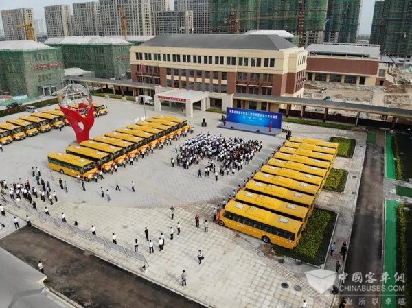 山東?。簴|營“油地”攜手共建 中通智慧校車服務(wù)無憂