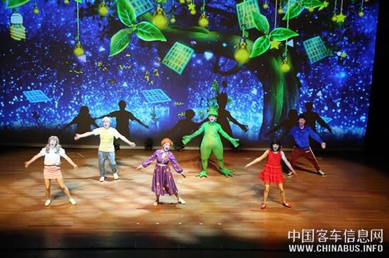 宇通神奇校車來到北京，陪孩子在最美的季節(jié)開啟一場穿越時空的奇幻之旅