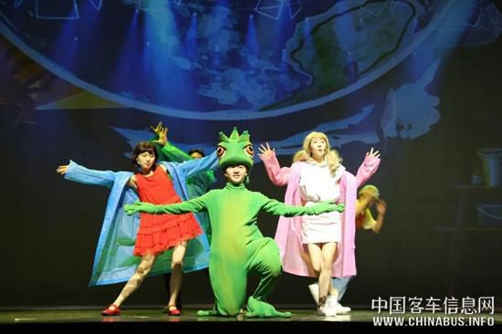 宇通神奇校車來到北京，陪孩子在最美的季節(jié)開啟一場穿越時空的奇幻之旅