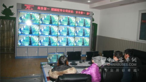 宇通“小飛俠”校車安陽上崗護航學童安全 宇通“小飛俠”校車安陽上崗護航學童安全