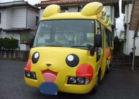 日本網(wǎng)友吐槽：坐這樣的校車我愿意天天去上學(xué)