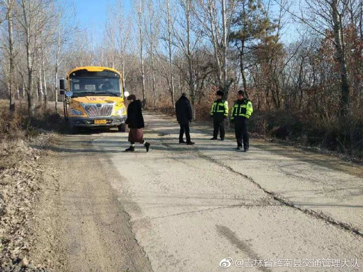 [百日安全行動(dòng)]輝南交警:大排查 大治理 密織校車(chē)安全網(wǎng)