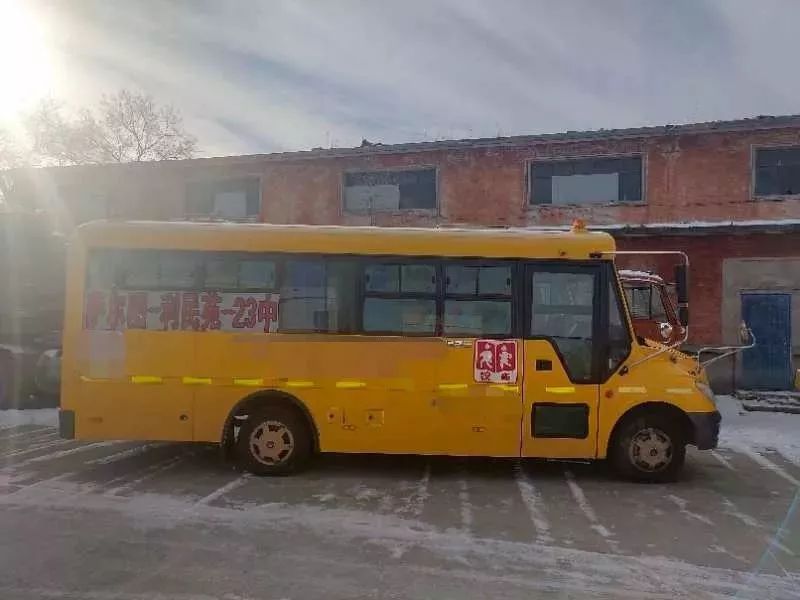 重罰！黑龍江省一男子偽造駕照開校車，罰3萬元、行拘10日、記12分