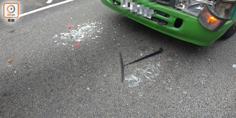 香港兩校車相撞，至少15名幼兒園學(xué)生受傷