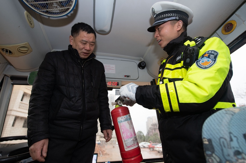 江蘇?。焊鞯匦＼嚒绑w檢”迎開學(xué)