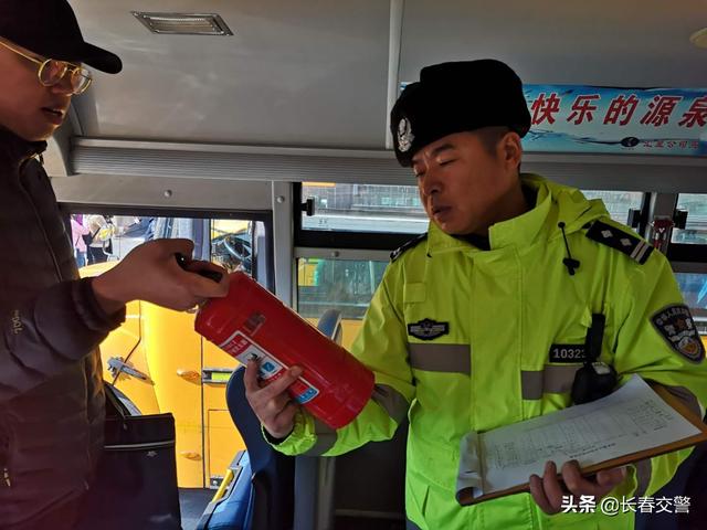 強化校車檢查，筑牢安全防線，“校車安全”這根弦堅決不能松！