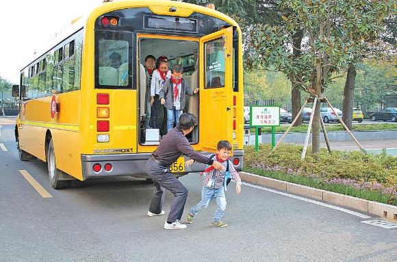 校車安全問題再入眼簾！孩子安全問題何時解決？
