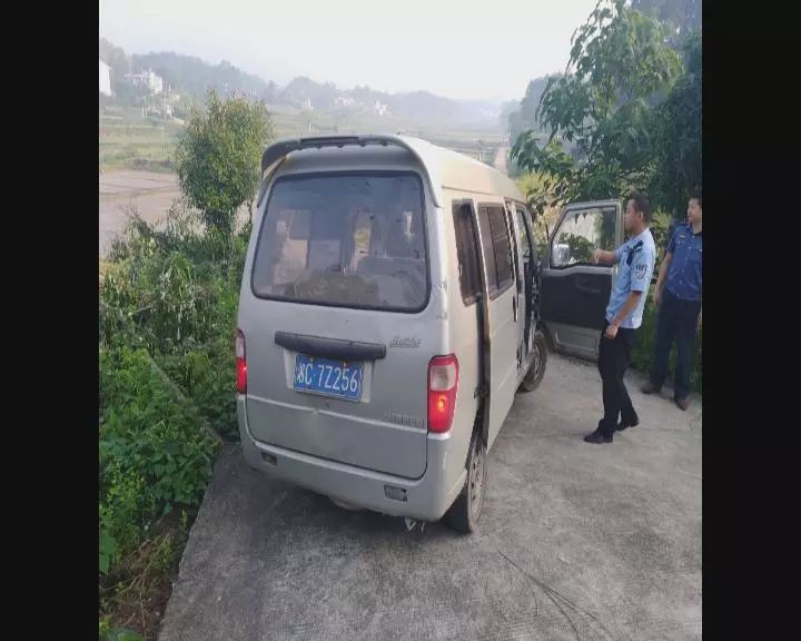 罰錢+刑拘，湘潭一“黑校車”被查！