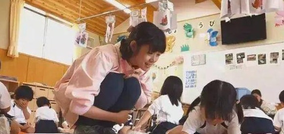 日本幼兒園的一日生活：每天校車接送，兩次戶外活動，無午睡時(shí)間