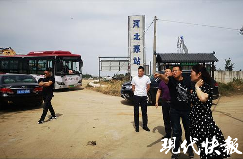 施工影響校車?？?，街道現(xiàn)場辦公解決