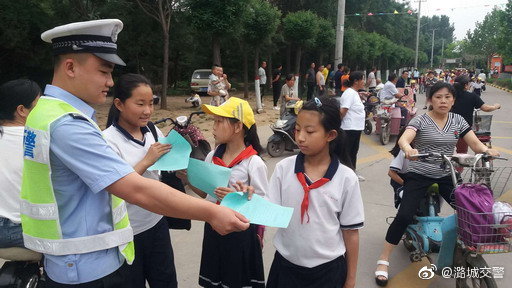 “七進(jìn)”潞城 | 交警走進(jìn)轄區(qū)小學(xué)開展交通安全集中整治工作 “七進(jìn)”潞城 | 交警走進(jìn)轄區(qū)小學(xué)開展交通安全集中整治工作