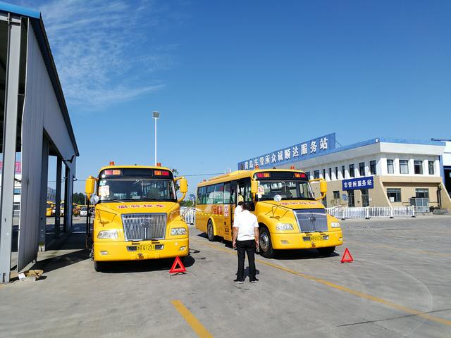 迎開學(xué)！黃島126部大鼻子校車全部“體檢”