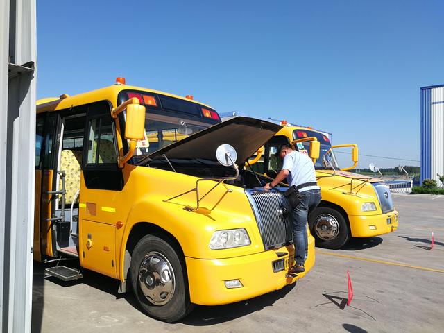 迎開學(xué)！黃島126部大鼻子校車全部“體檢”