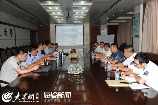 濱城交警召開校車安全座談會(huì) 確保轄區(qū)校車運(yùn)營(yíng)安全 濱城交警召開校車安全座談會(huì) 確保轄區(qū)校車運(yùn)營(yíng)安全
