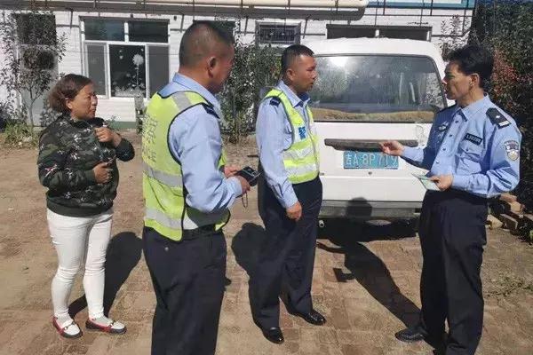 德惠交警大隊(duì)：查處超員“黑校車”