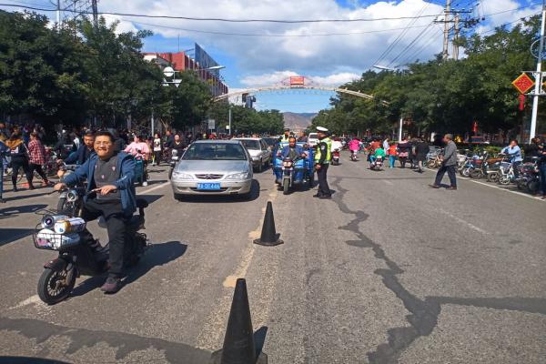 涼城大隊“五個進(jìn)一步”措施加強秋季校車安全管理確保中小學(xué)學(xué)生交通安全 涼城大隊“五個進(jìn)一步”措施加強秋季校車安全管理確保中小學(xué)學(xué)生交通安全