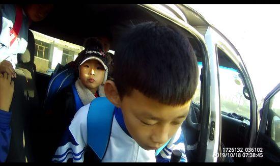 案例微觀 | 超員118%！泰來交警查處一輛嚴重超員黑校車