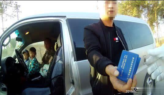 案例微觀 | 超員118%！泰來交警查處一輛嚴重超員黑校車