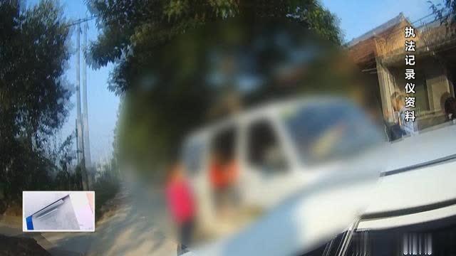 合規(guī)校車出故障 幼兒園管理員竟用面包車超員接送學生被處罰