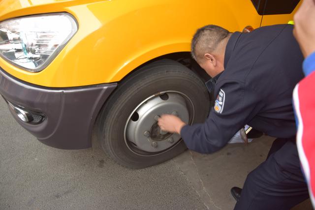 增強交通意識 筑牢學(xué)校安全防線 增強交通意識 筑牢學(xué)校安全防線