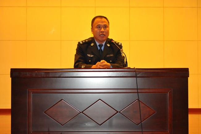 延吉:教育公安聯(lián)合管理 確保冬季校車安全運行 延吉:教育公安聯(lián)合管理 確保冬季校車安全運行