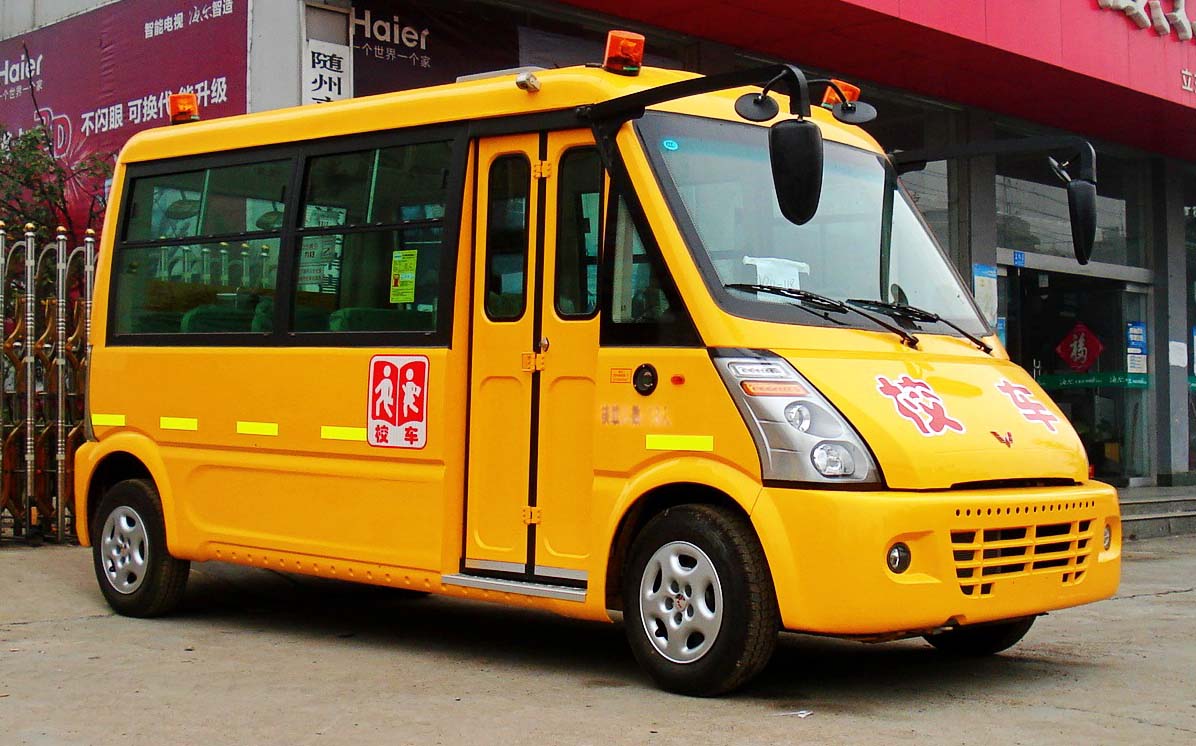 公交車和校車在同一線路，公交車可以拉線路內(nèi)的學(xué)生嗎？