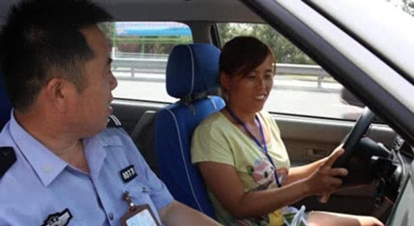 校車執(zhí)照:科學(xué)目三考必須注意的問題