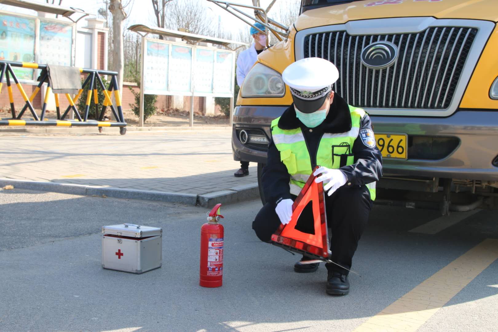 部門、校企聯(lián)動(dòng)實(shí)景模擬，校車安全早準(zhǔn)備！