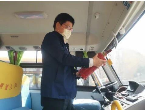 溧陽市教育局開展學(xué)前校車安全工作專項檢查/ 溧陽市教育局開展學(xué)前校車安全工作專項檢查