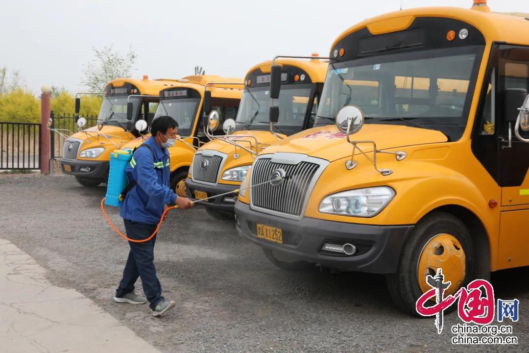 迎接開學(xué)復(fù)課：天津武清開展校車安全防疫培訓(xùn)演練