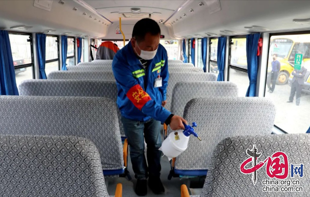 迎接開學(xué)復(fù)課：天津武清開展校車安全防疫培訓(xùn)演練